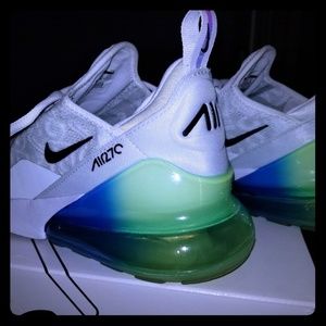 NIKE AIRMAX 270 SE